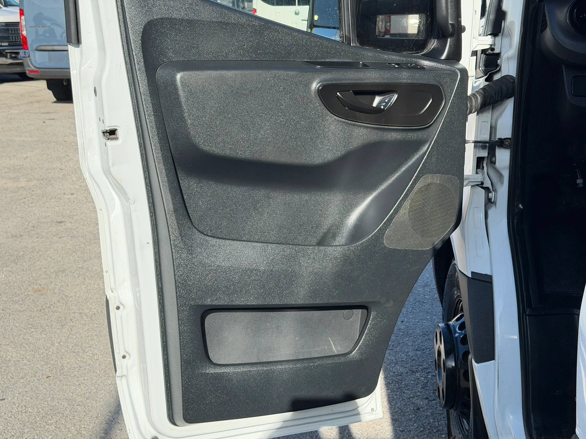 Used 2019 Freightliner Sprinter 3500 w/ Premium Package RWD image 13