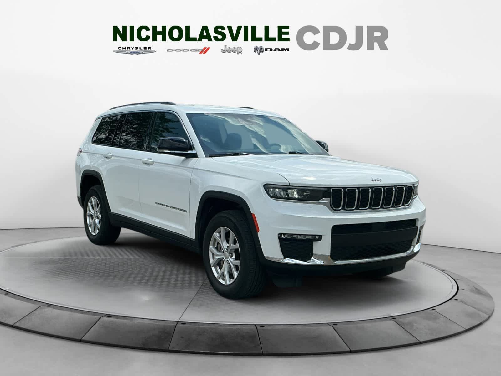 Used 2023 Jeep Grand Cherokee L Limited AWD/4WD image 7