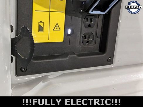 Used 2023 Ford F150 Lightning XLT image 9