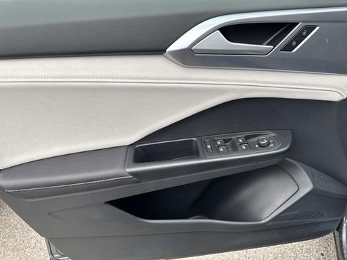 New 2026 Volkswagen Taos SE FWD image 12