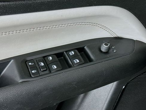 Used 2024 Jeep Compass Limited image 15