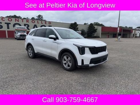 Used 2024 Kia Sorento LX FWD image 3