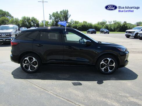 Certified 2023 Ford Escape ST-Line Elite w/ Premium Technology Package AWD/4WD image 10