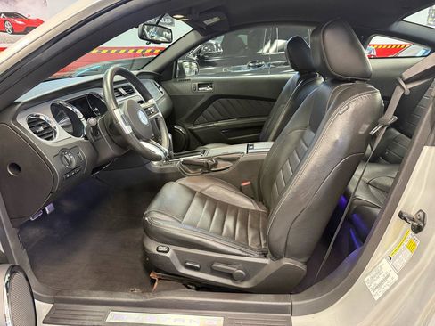 Used 2010 Ford Mustang Coupe image 21