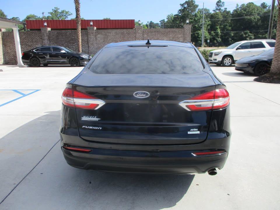 Used 2020 Ford Fusion SE FWD image 25