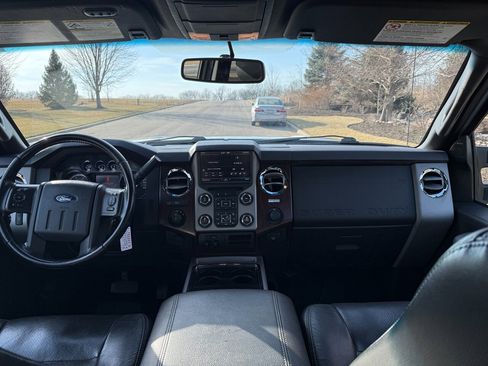 Used 2013 Ford F250 Lariat w/ Lariat Chrome Pkg image 13