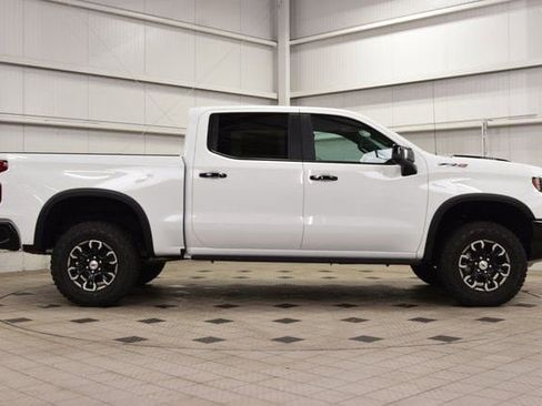 New 2026 Chevrolet Silverado 1500 ZR2 AWD/4WD image 9