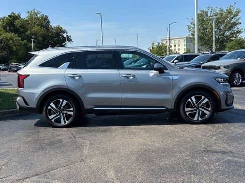 Used 2023 Kia Sorento EX w/ Panoramic Sunroof Package AWD/4WD image 14