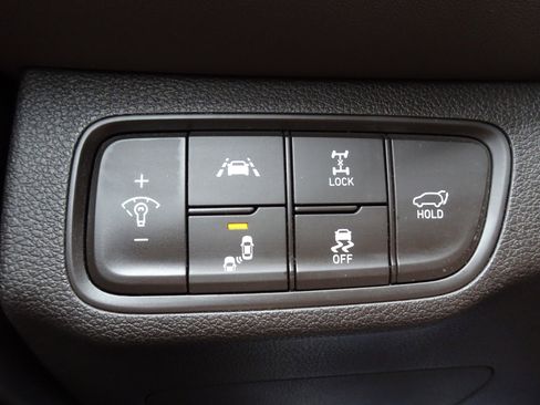 Used 2020 Hyundai Santa Fe Limited AWD/4WD image 27