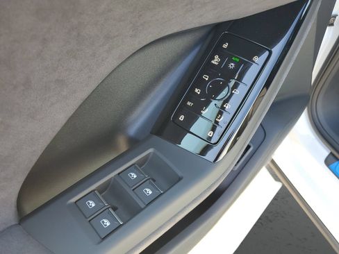 New 2027 Audi SQ6 e-tron Premium Plus AWD/4WD image 21