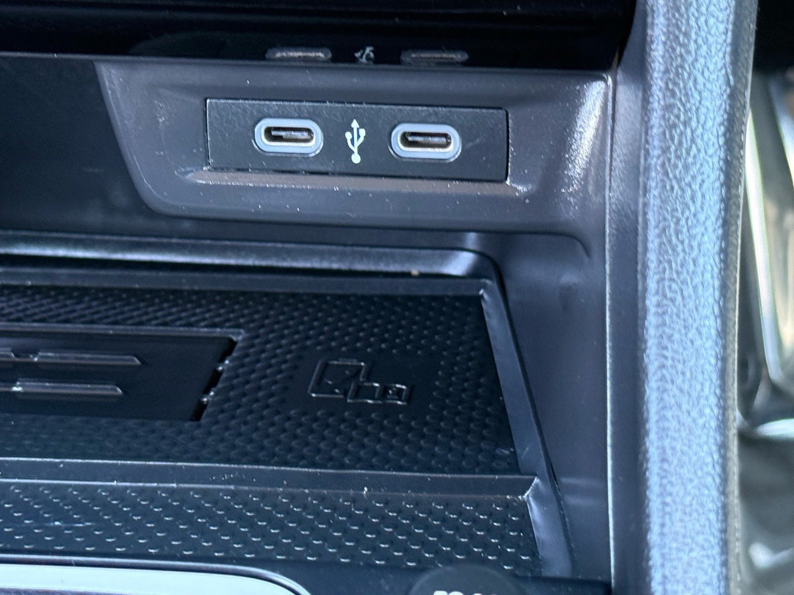 Used 2025 Volkswagen Jetta SE FWD image 24