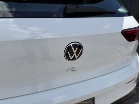Used 2024 Volkswagen Golf R AWD/4WD image 45