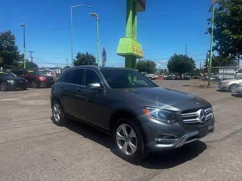 Used 2017 Mercedes-Benz GLC 300 4MATIC image 1