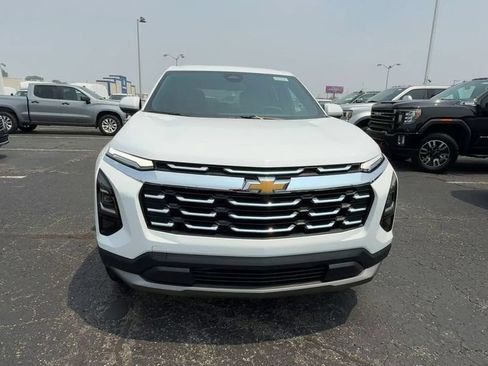 Used 2026 Chevrolet Equinox LT w/ Convenience Package II FWD image 3