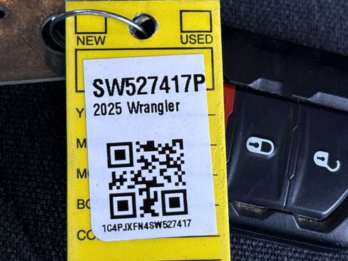 Used 2025 Jeep Wrangler Unlimited Rubicon image 35