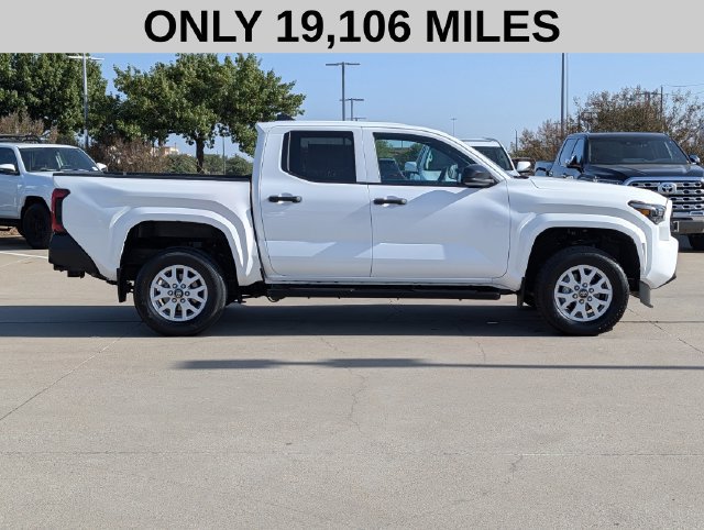 Used 2024 Toyota Tacoma SR RWD image 4