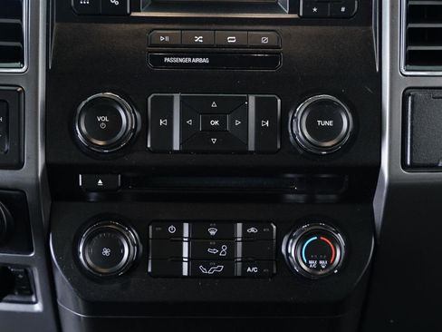 Used 2018 Ford F150 XLT w/ Max Trailer Tow Package image 19