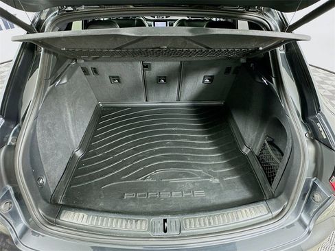 Used 2017 Porsche Macan S image 33