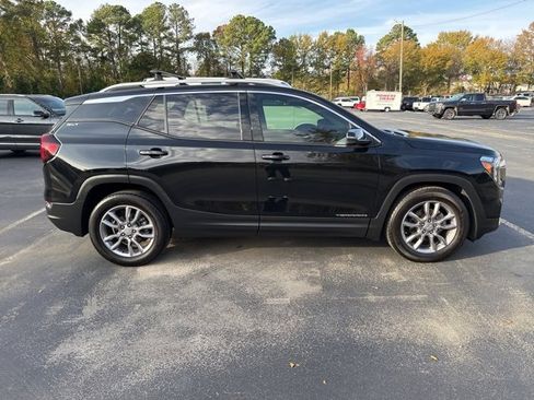 Used 2022 GMC Terrain SLT w/ Infotainment Package II image 6