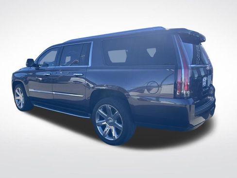 Used 2016 Cadillac Escalade ESV Luxury RWD image 3
