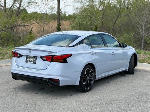 Used 2023 Nissan Altima 2.5 SR w/ SR Premium Package FWD image 8