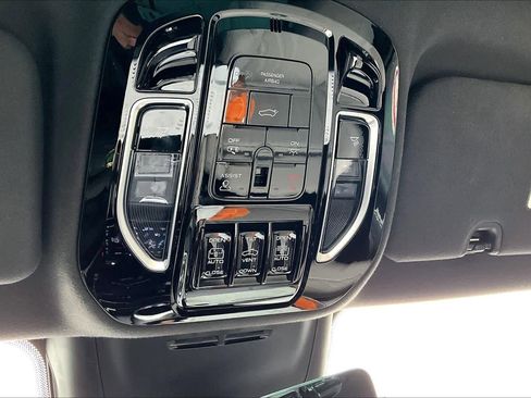 Used 2024 Maserati Grecale Modena image 33