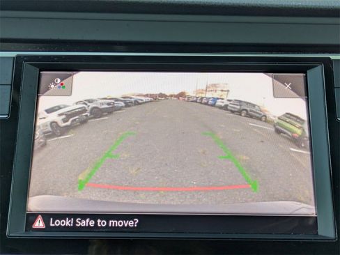 Used 2024 Volkswagen Jetta SE FWD image 20