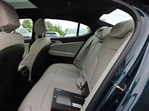 Used 2023 Genesis G70 3.3T w/ Sport Prestige Package AWD/4WD image 10