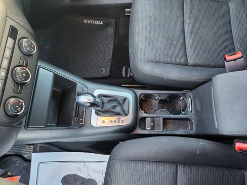 Used 2018 Volkswagen Tiguan Limited image 14
