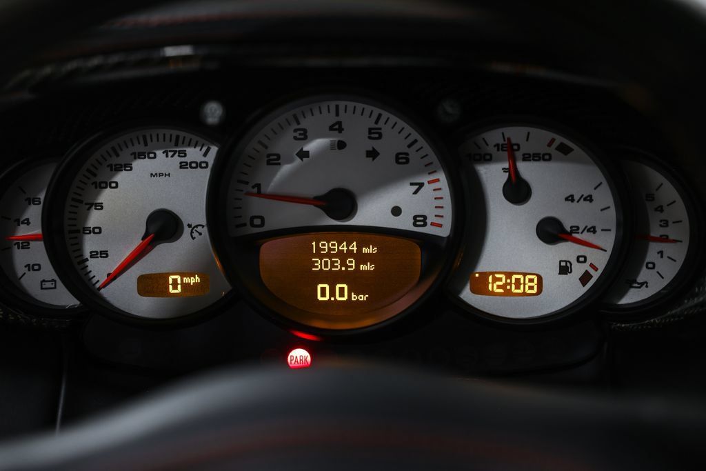 Used 2003 Porsche 911 GT2 RWD image 36