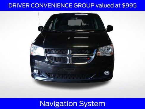 Used 2017 Dodge Grand Caravan SXT w/ Driver Convenience Group FWD image 3