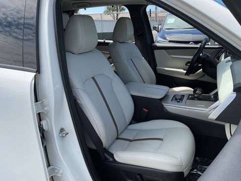 Used 2024 MAZDA CX-90 Plug-In Hybrid w/ Premium Plus AWD/4WD image 21