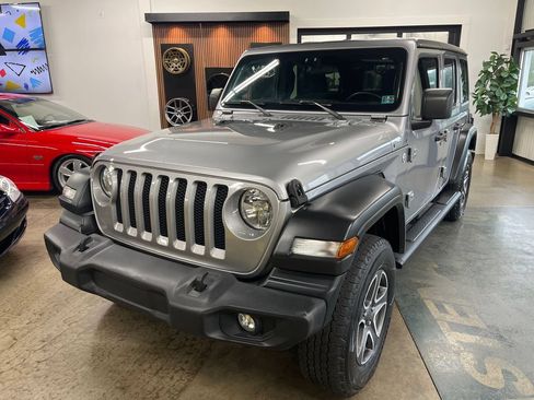 Used 2020 Jeep Wrangler Unlimited Sport S AWD/4WD image 3