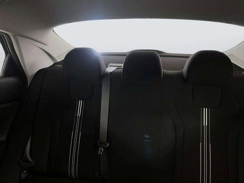 Used 2024 Hyundai Elantra SEL image 25