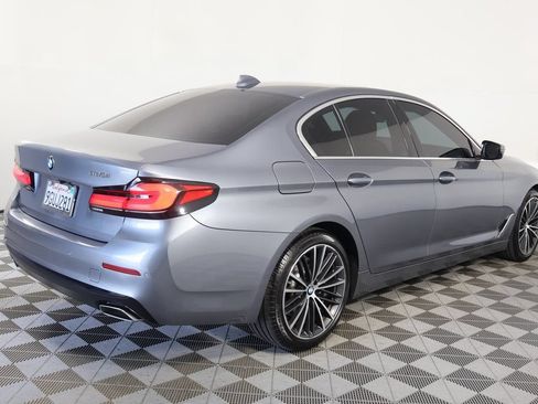 Used 2022 BMW 530i w/ Premium Package RWD image 4