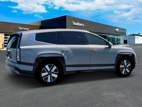 New 2026 Hyundai Ioniq 9 SEL image 9