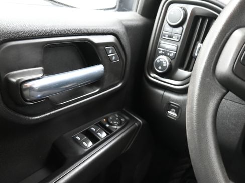 Used 2023 Chevrolet Silverado 1500 Custom image 24