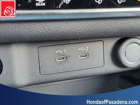 Used 2025 Nissan Rogue SV image 19