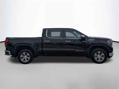 Used 2025 GMC Sierra 1500 SLT AWD/4WD image 4