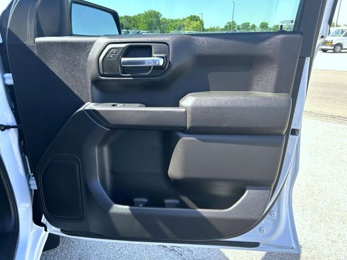 Certified 2024 Chevrolet Silverado 1500 Custom AWD/4WD image 15