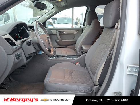 Certified 2017 Chevrolet Traverse LT w/ Style and Technology Package image 18