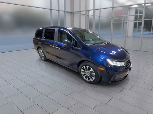 Used 2023 Honda Odyssey EX-L image 2