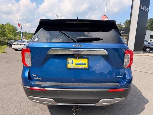 Used 2020 Ford Explorer XLT w/ Equipment Group 202A AWD/4WD image 13