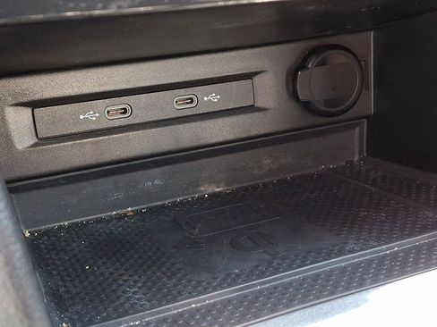 Certified 2023 Volkswagen Tiguan SE w/ Panoramic Sunroof Package AWD/4WD image 24