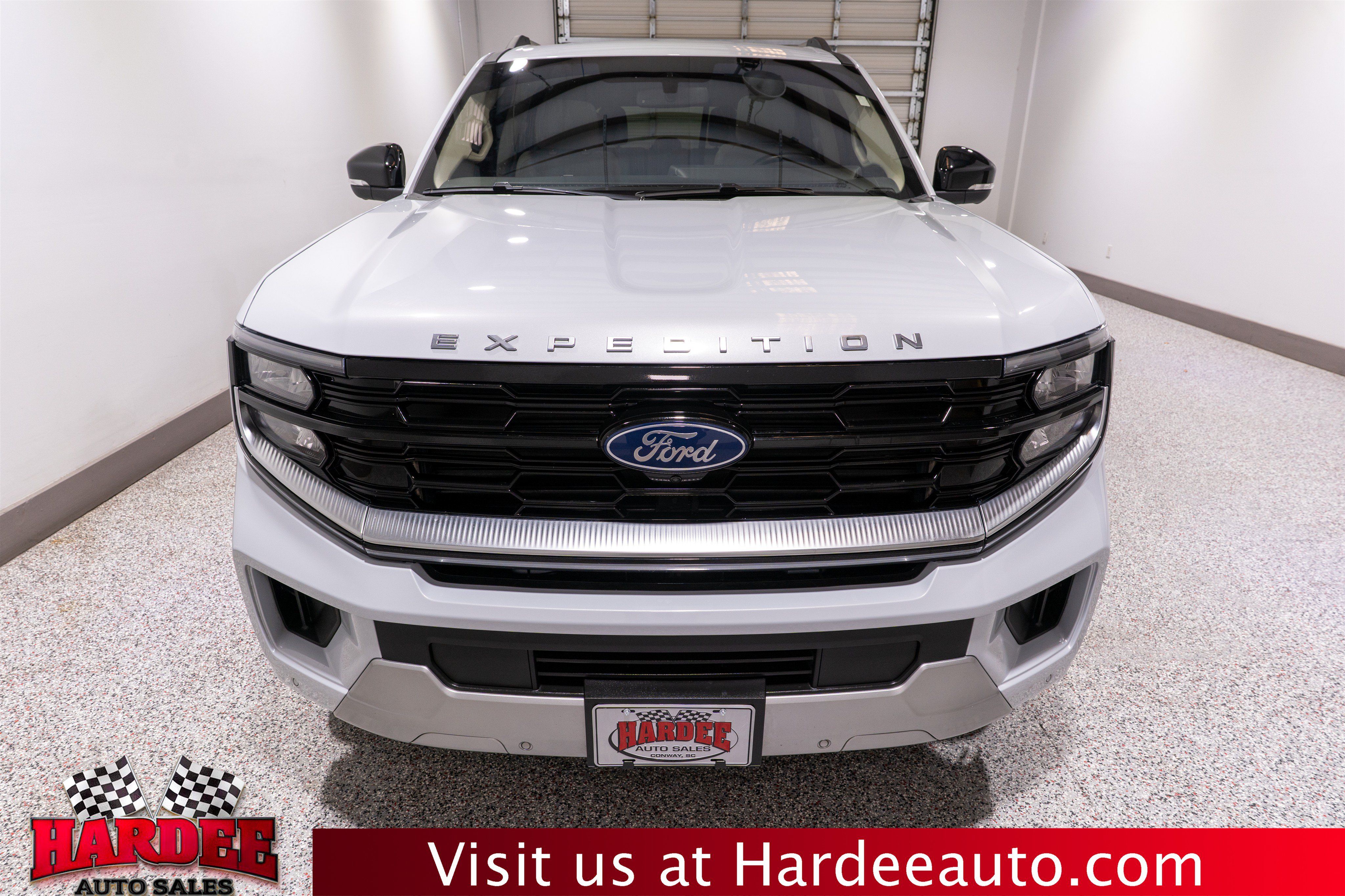 Used 2025 Ford Expedition Platinum w/ Driver's Package AWD/4WD image 7