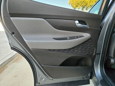 Used 2019 Hyundai Santa Fe SE image 15