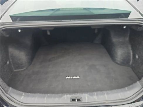 Used 2024 Nissan Altima 2.5 SV FWD image 6
