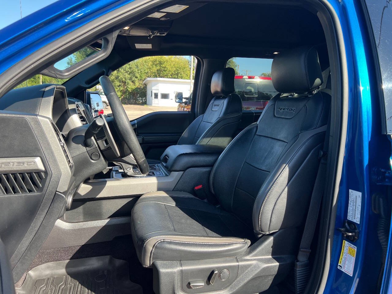 Used 2017 Ford F150 Raptor w/ Equipment Group 802A Luxury AWD/4WD image 12