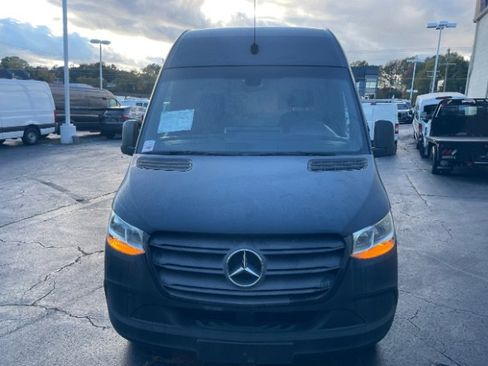 Used 2019 Mercedes-Benz Sprinter 170 image 2