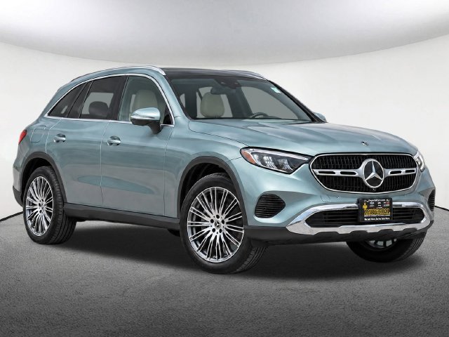 Used 2026 Mercedes-Benz GLC 300 4MATIC image 2